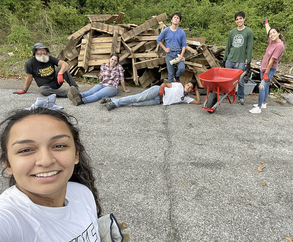 Students from UCF Catholic Campus Ministry spend their Spring Break giving of themselves, helping others in Panama City, April 11-217. (COURTESY)